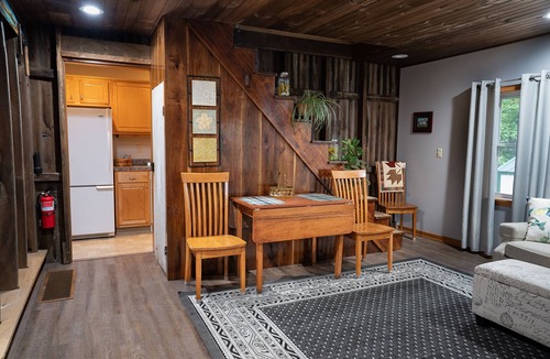 Apple Creek Cottage | Spacious Cottage in Ohio Amish Country