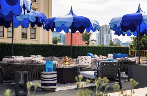 Cortez Hill Hotel | Spacious Couple Room in Downtown, Perfect for Exploration