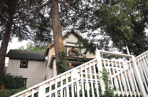 Pullman House | Spacious House Downtown Pullman- Sleeps up to 16
