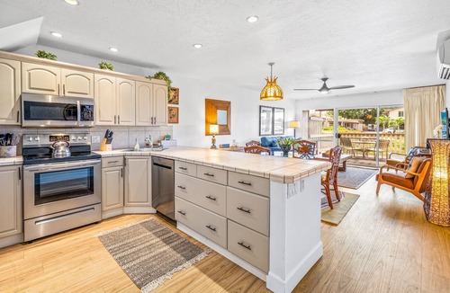 Kahana Condo | Spacious Kahana Sunset C5 Condo with Ocean Views AC, Pool & Beach Access