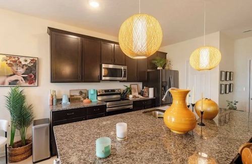 Brice House | Spacious Palatial 4-bedroom beautiful family-friendly house in Columbus
