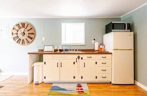 Central Oregon Apartment | Spacious Peaceful Sweet Olive Cottage Studio In North Eugene