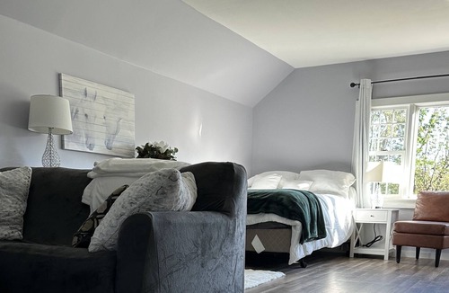 Sanbornville Apartment | Spacious studio on a beautiful working horse farm