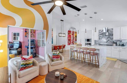 Sunrise House | Spacious Sunrise Stadium Getaway | 4BR & Hot Tub