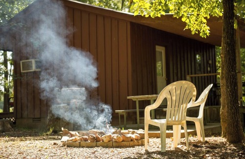 Hochatown Cabin | Squirrel's Refuge- Broken Bow/Hochatown- 1bd