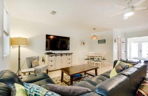 St. Augustine Beach House | St Augustine Cottage w/Fire Pit - Walk to Pier!