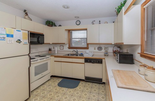 Tuckahoe House | Stella Maris - Duck, Tuckahoe, Steps to Community Pool, Tennis, 585 Yds to Beach