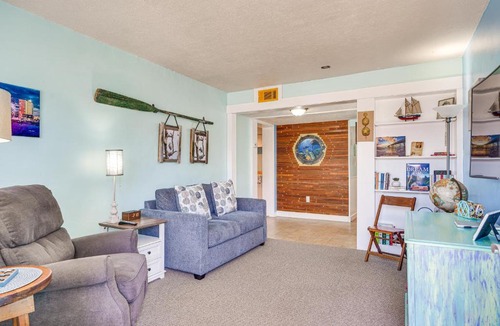 Bel Air Apartment | Steps to Sand: Panama City Beach Apartment!