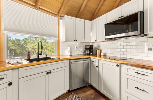 Canyon Lake Cabin | Stetson Luxury Yurt-Cabin: w/Hot & Soaking Tub