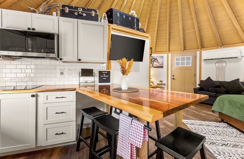 Canyon Lake Cabin | Stetson Luxury Yurt-Cabin: w/Hot & Soaking Tub