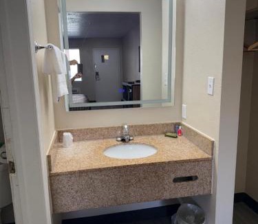 South Norfolk Hotel | Studios 4 Less Chesapeake