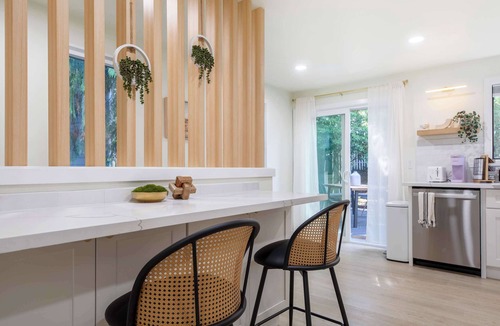 Wallingford House | Stunning 4BR Modern Gem: Near UW and Green Lake!