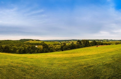 Keene House | Stunning Luxury Lodge in the Heart of Ohio- 7000 square feet of enjoyment!