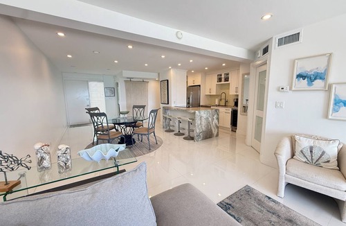 Moorings House | Stunning Oceanfront BeachCondo