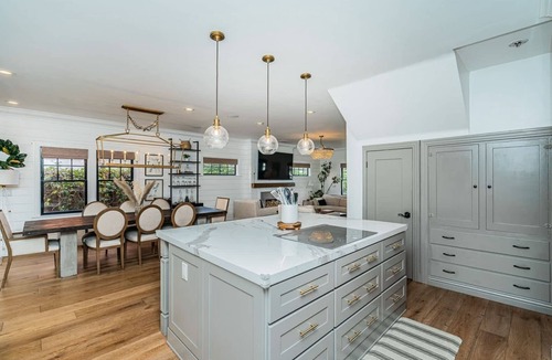 South Park House | Stunning + Spacious Family Friendly Home Near Zoo