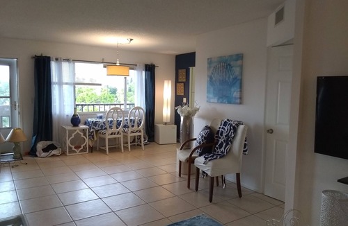Trailer Estates Condo | Stylish Updated condo near Bradenton/Holmes beach -Anna marie island-Heated pool