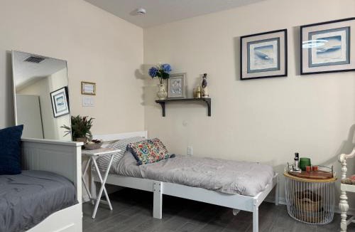 College Green Estates House | Suit with Kitchen & Bath