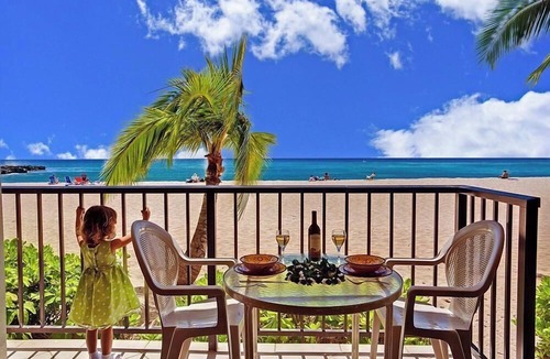 Makaha Villa | Summer BLOWOUT-Avail dates on Sale - Amazing Ocean Front - (HP-104)