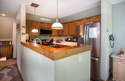 Killington Condo | Sunrise Bear Ridge: 4BR, 3BA Ski In/Ski Out Condo