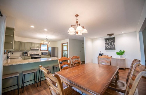 Cadiz House | Sunshine Retreat-peaceful countryside, close to Tappan, Clendening, and Piedmont