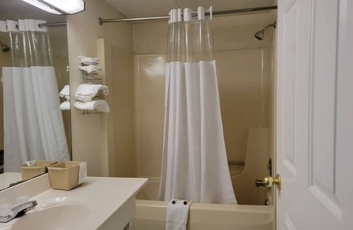 Ashland Hotel | Surrey Inn Ashland