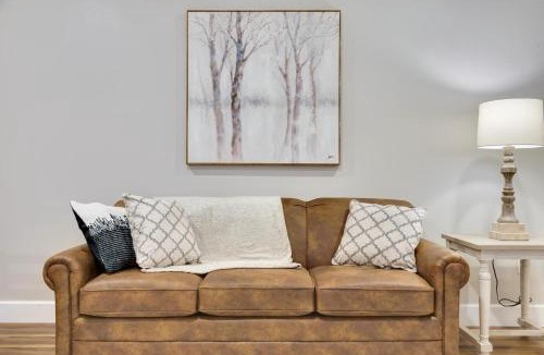 Berlin Apartment | Sycamore Suite - Main Street Lodge in Berlin