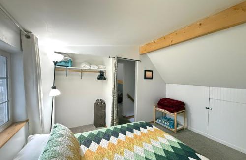 Talkeetna House | Talkeetna Log Cabin with Hot Tub Unit 2