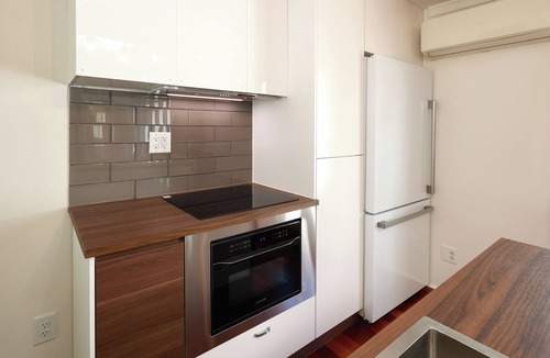 Columbus Apartment | The Artisan - An Atelier in Nature's Canopy