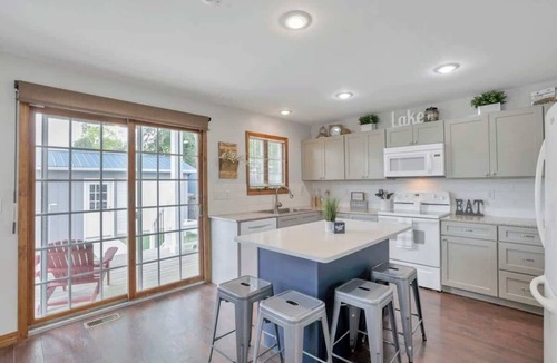 Buckeye Lake House | The Beacon-Buckeye Lake+Hot Tub