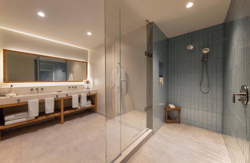 Downtown Hotel | The Compton