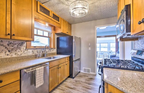 Portage Lakes House | The Docks @ Waterside - Hot Tub - On The Lake!