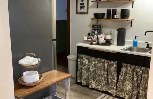 McConnelsville Apartment | The Flats on Main-Louise Suite