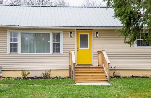 Ontario House | The Fresh on 4th, a beautifully remodeled home in Ontario Ohio.