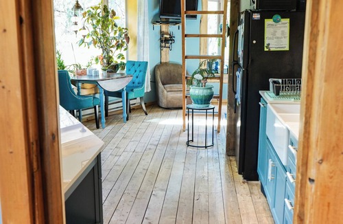 Palmer Lake Cabin | The Hen House & Gardens: Near USAFA & PineCrest Event Center