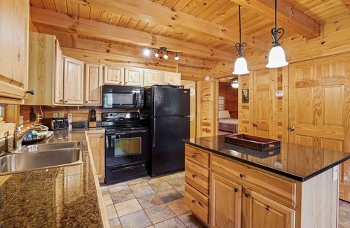 Logan Cabin | The Malbec Cabin | Hocking Hills