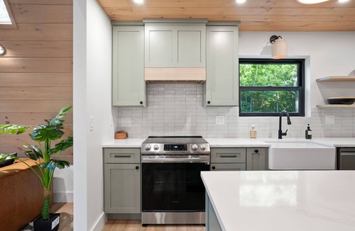 Carbon Hill Cabin | The Redhawk | Hocking Hills
