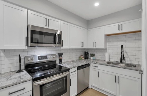 Downtown Columbus Apartment | The Schumacher Townhouse - 2 BR