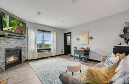 Berlin Apartment | The Serenity Suite - Main Street Lodge in Berlin