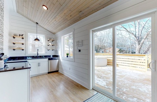 Canal Fulton House | The Towpath Retreat: A Cozy Farmhouse Stay