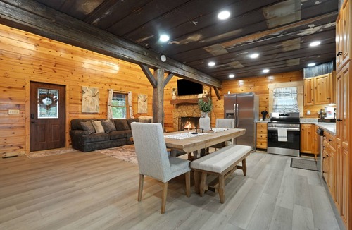 McArthur Cabin | The View at Grizzly Mountain | Hocking Hills