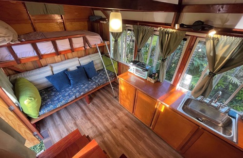 Puna Palisades House | Tiny Home & Sauna; Walk to Kehena Black Sand Beach –Near Lava heated Hot Springs