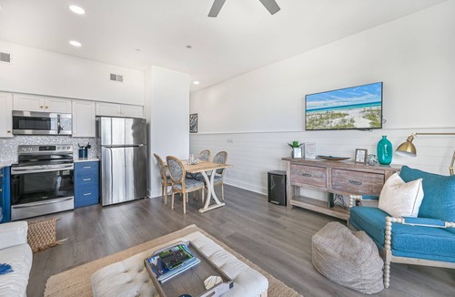 Gulf Place Condo | Top-Floor Corner Unit | Gulf View + Steps to Beach