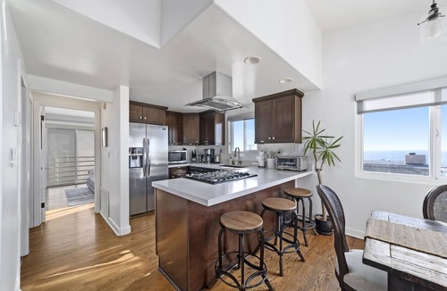 El Porto Condo | Top Floor Unit with Panoramic Views Steps to the beach with 3 Parking Spots!