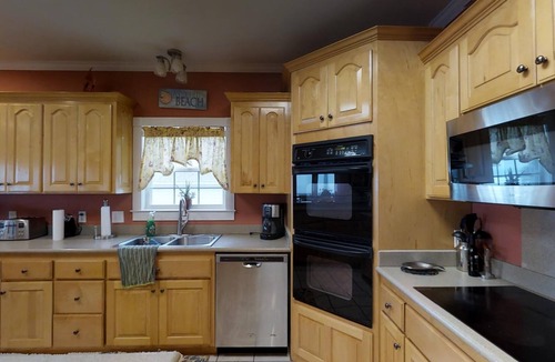 Cherry Grove Beach House | True Oceanfront 7 Suites Private Pool Sleeps 24 Anderson Cottage