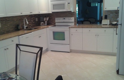 High Point Condo | Updated and modern 2 bd/2 ba villa in warm SE Florida near the Ocean