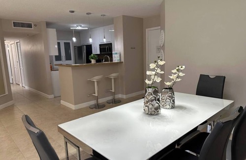 Aventura Apartment | Urban Luxe: Aventura 2/2 Retreat