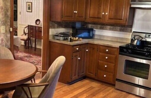 Somerdale Apartment | Victorian Oasis in Mineral City, near Atwood - Deer Hunting - Hot Tub