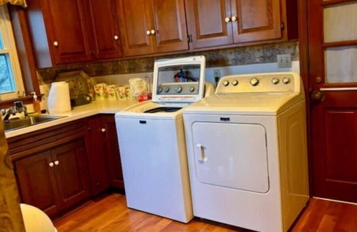 Somerdale Apartment | Victorian Oasis in Mineral City, near Atwood - Deer Hunting - Hot Tub