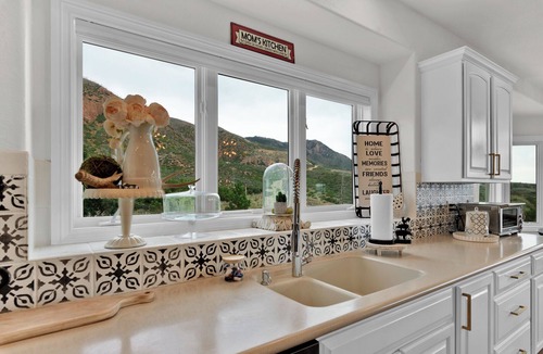 Mountain Shadows House | Views, Near Garden of the Gods, Arcade Games, Hot tub