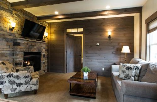 Berlin House | Village Dreams Cottage by Amish Country Lodging